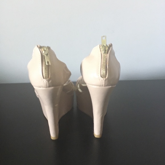 Steve Madden nude wedges - Picture 2 of 6